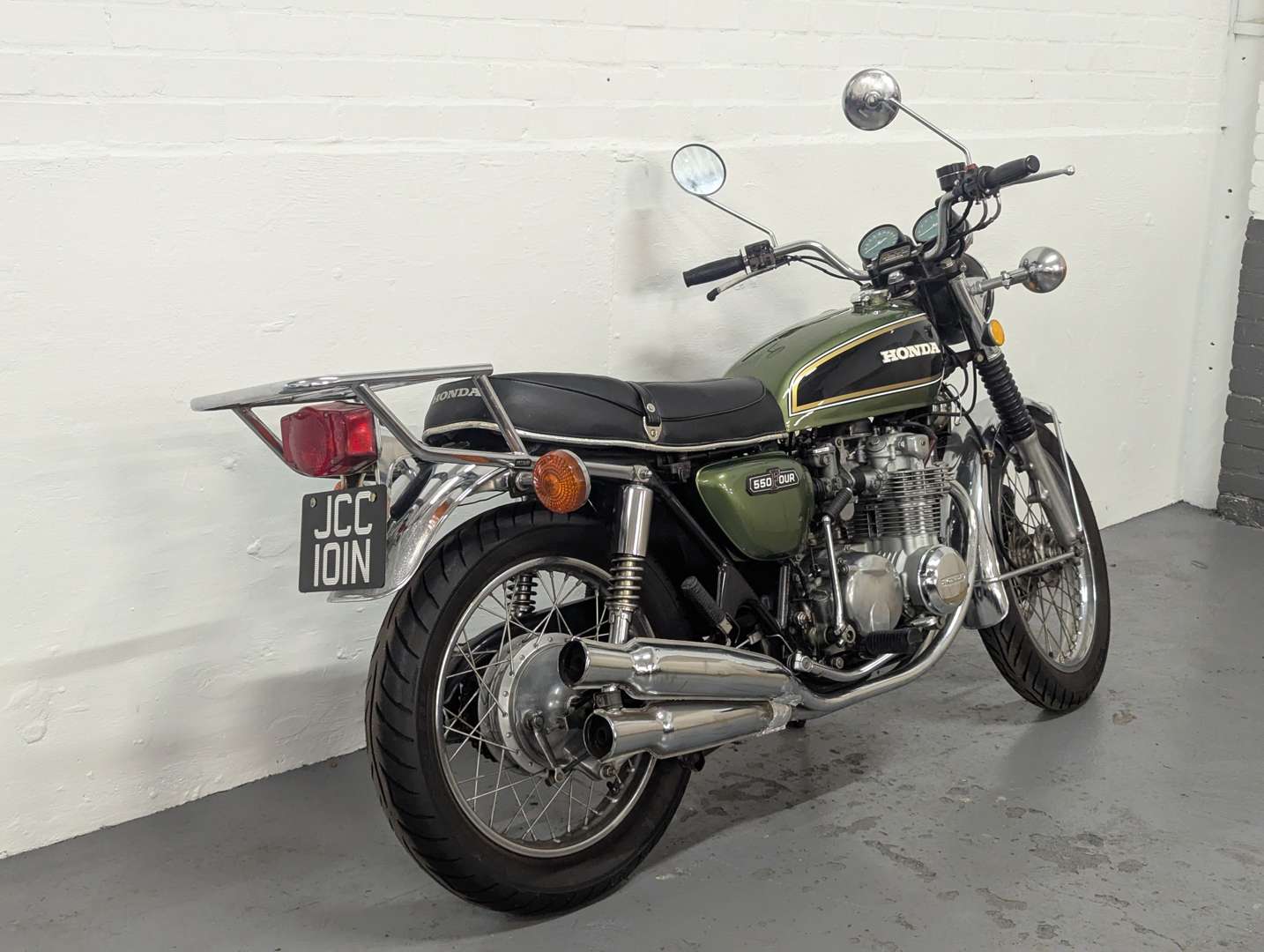 <p>1975 HONDA CB550 FOUR</p>