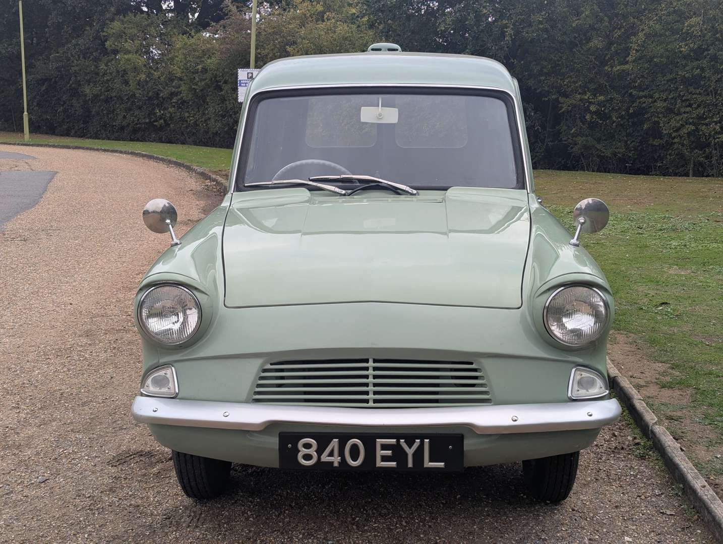 <p>1962 FORD THAMES 307E VAN&nbsp;</p>