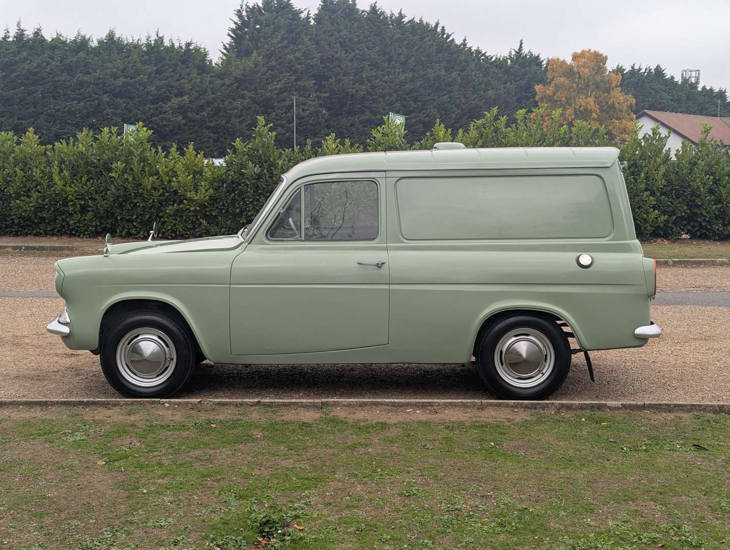 <p>1962 FORD THAMES 307E VAN&nbsp;</p>