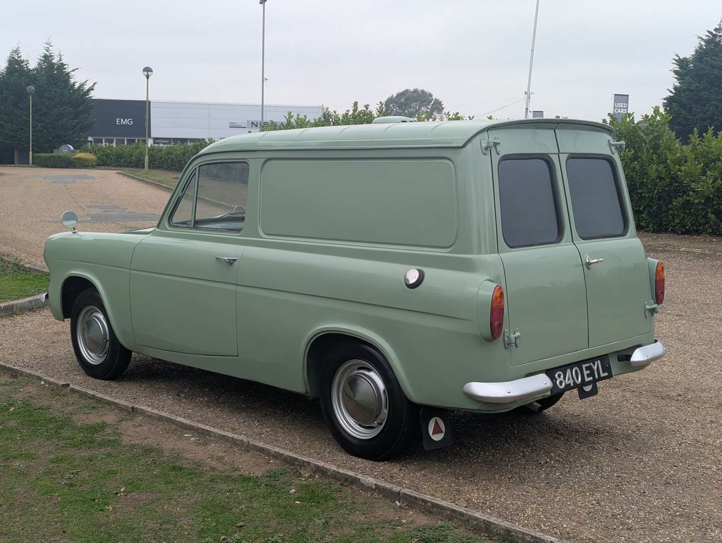 <p>1962 FORD THAMES 307E VAN&nbsp;</p>