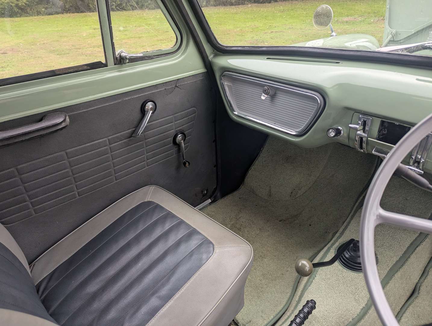 <p>1962 FORD THAMES 307E VAN&nbsp;</p>