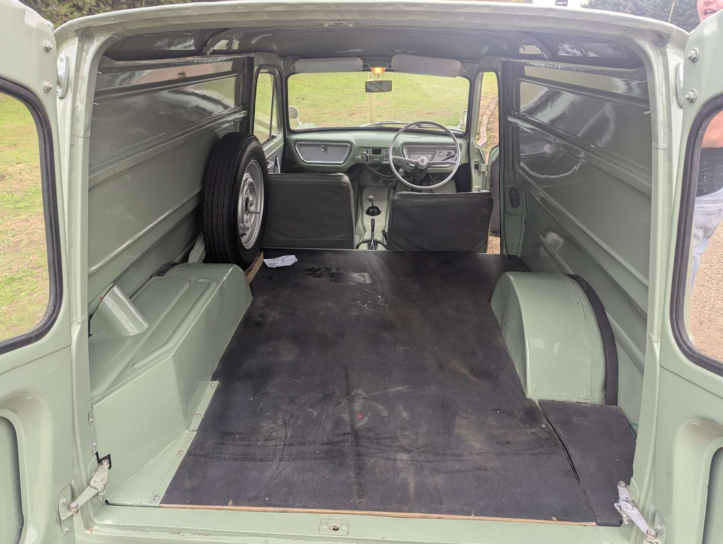 <p>1962 FORD THAMES 307E VAN&nbsp;</p>