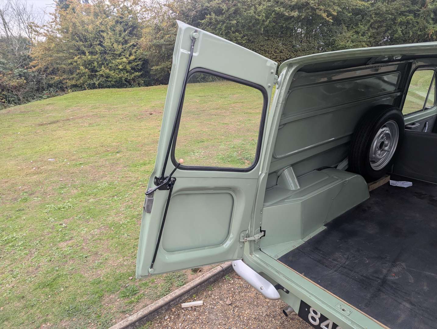 <p>1962 FORD THAMES 307E VAN&nbsp;</p>