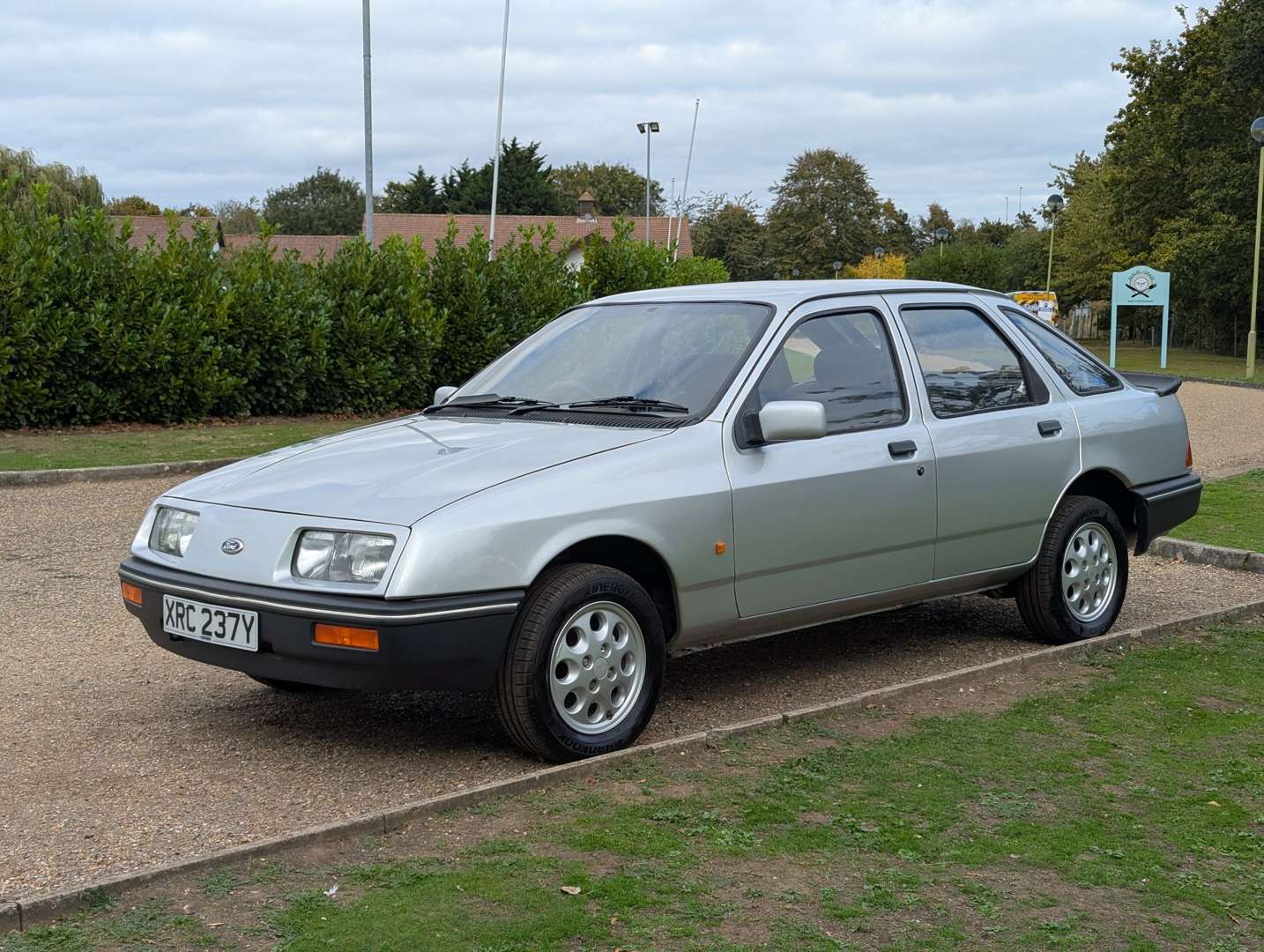<p>1983 FORD SIERRA 2.3 V6 GL</p>