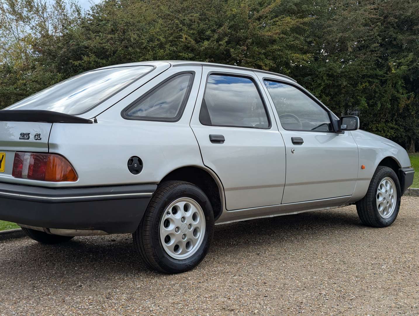 <p>1983 FORD SIERRA 2.3 V6 GL</p>