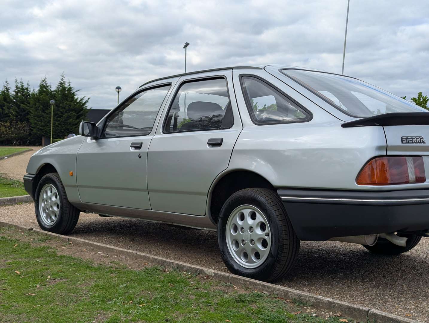 <p>1983 FORD SIERRA 2.3 V6 GL</p>