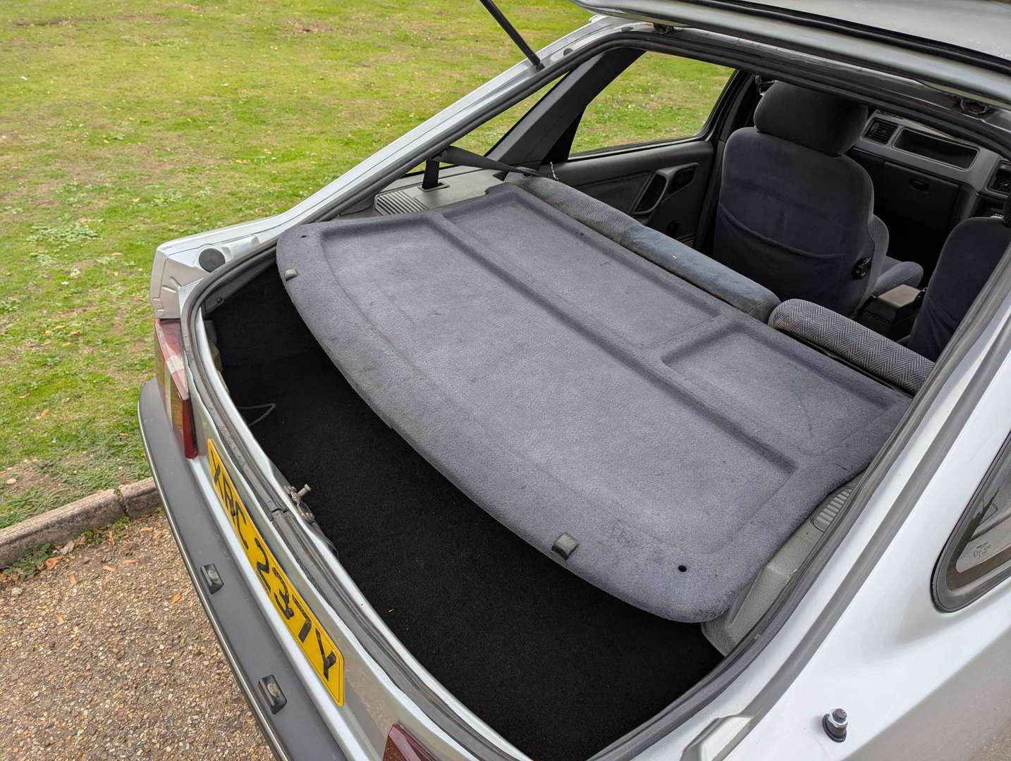 <p>1983 FORD SIERRA 2.3 V6 GL</p>