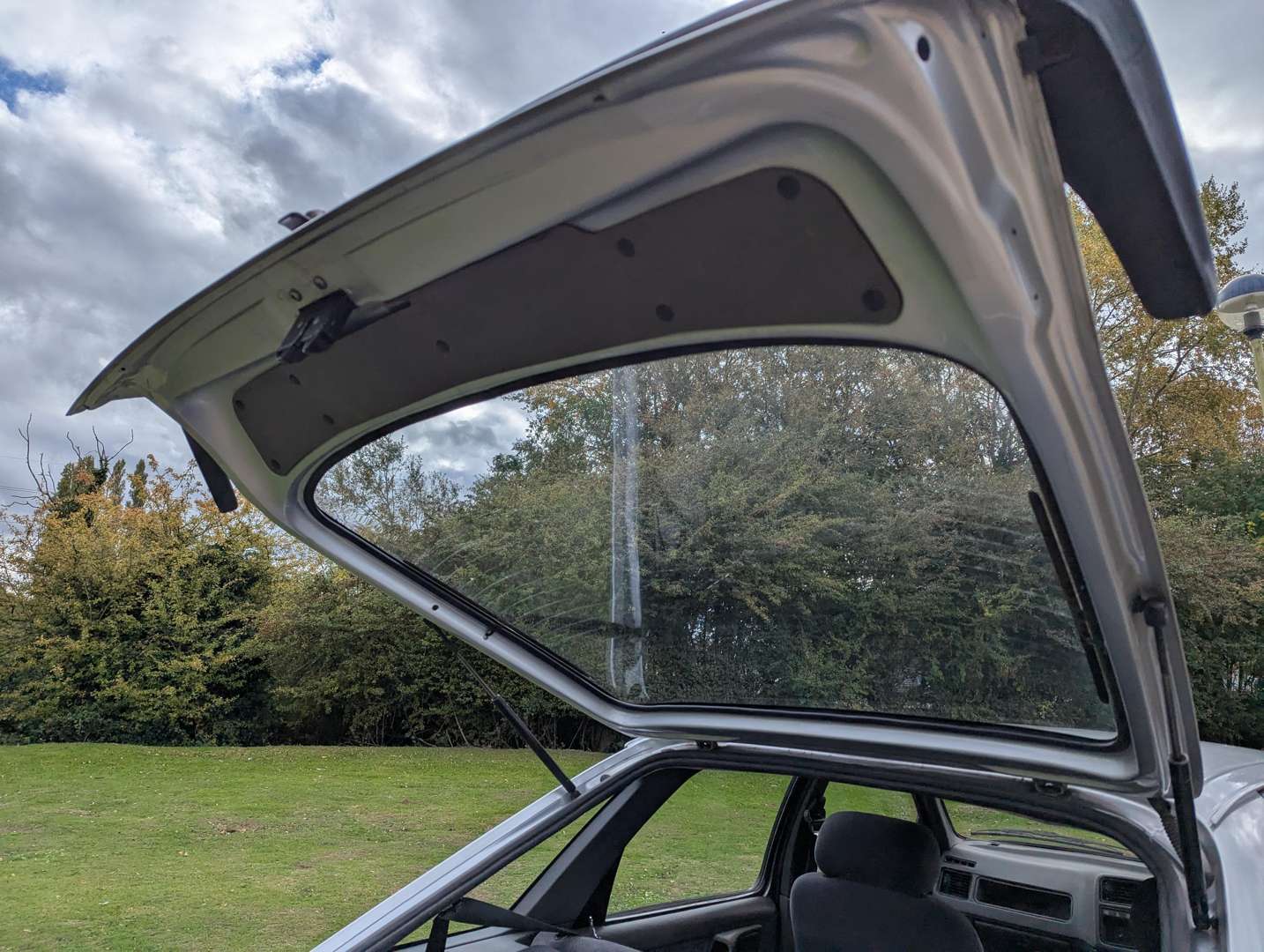 <p>1983 FORD SIERRA 2.3 V6 GL</p>