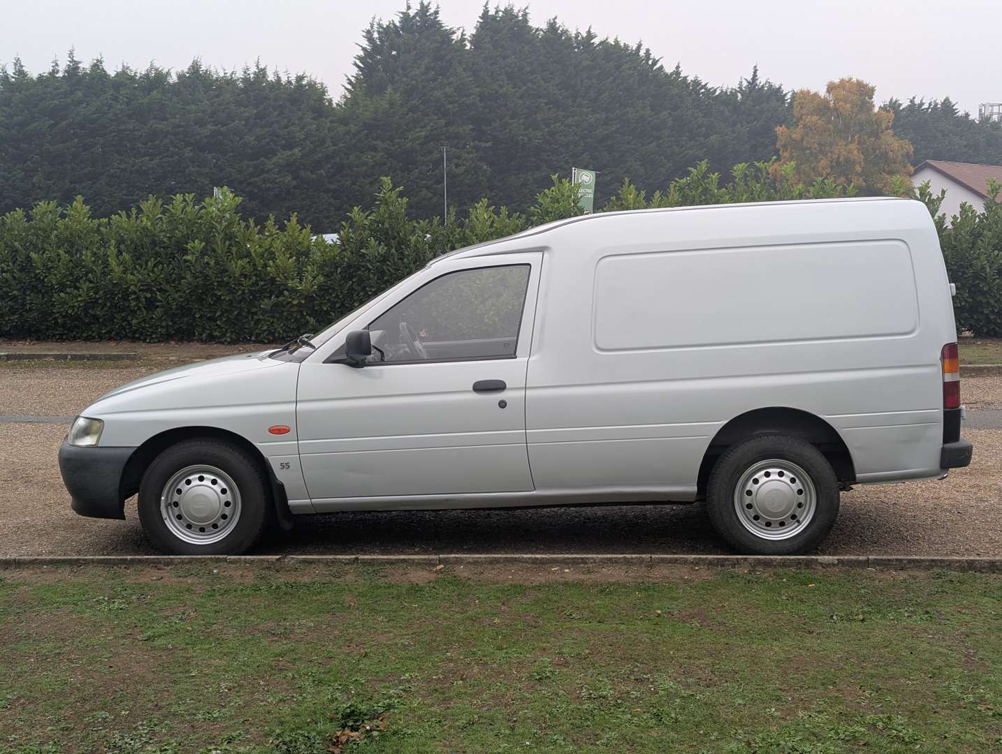 <p>1997 FORD ESCORT 55D VAN</p>