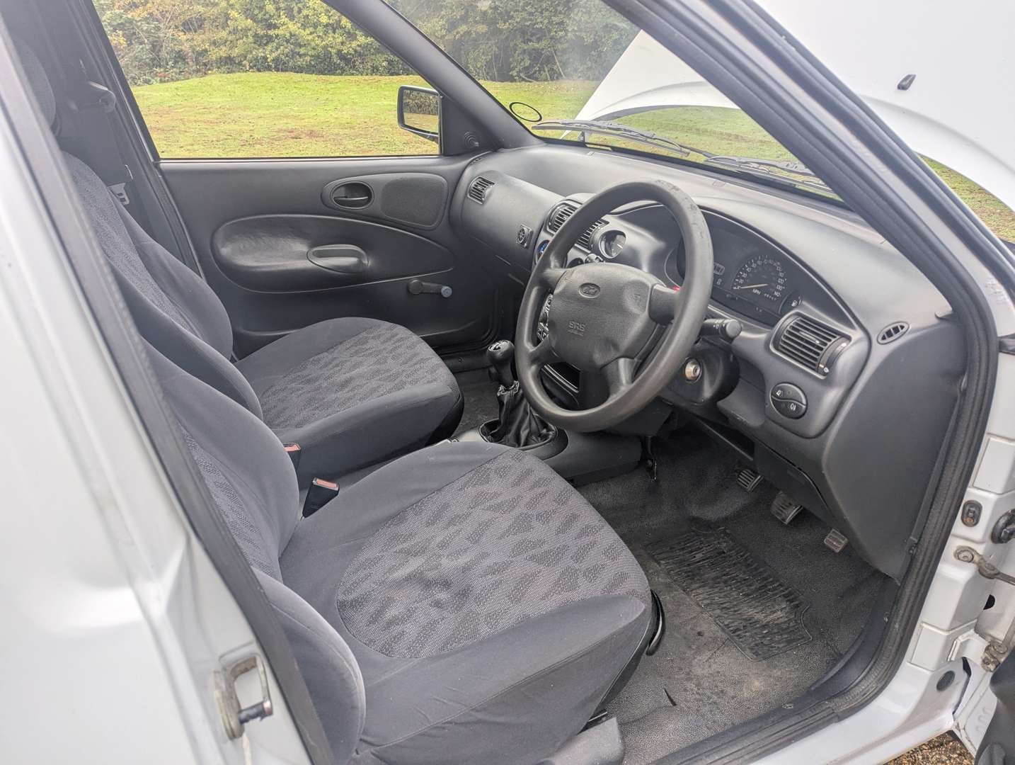 <p>1997 FORD ESCORT 55D VAN</p>