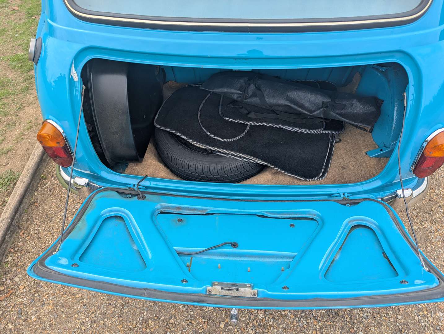 <p>1962 AUSTIN SEVEN MINI</p>