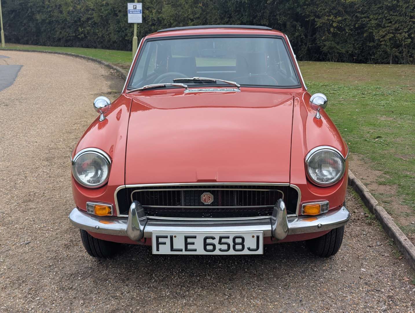 <p>1970 MG B GT</p>