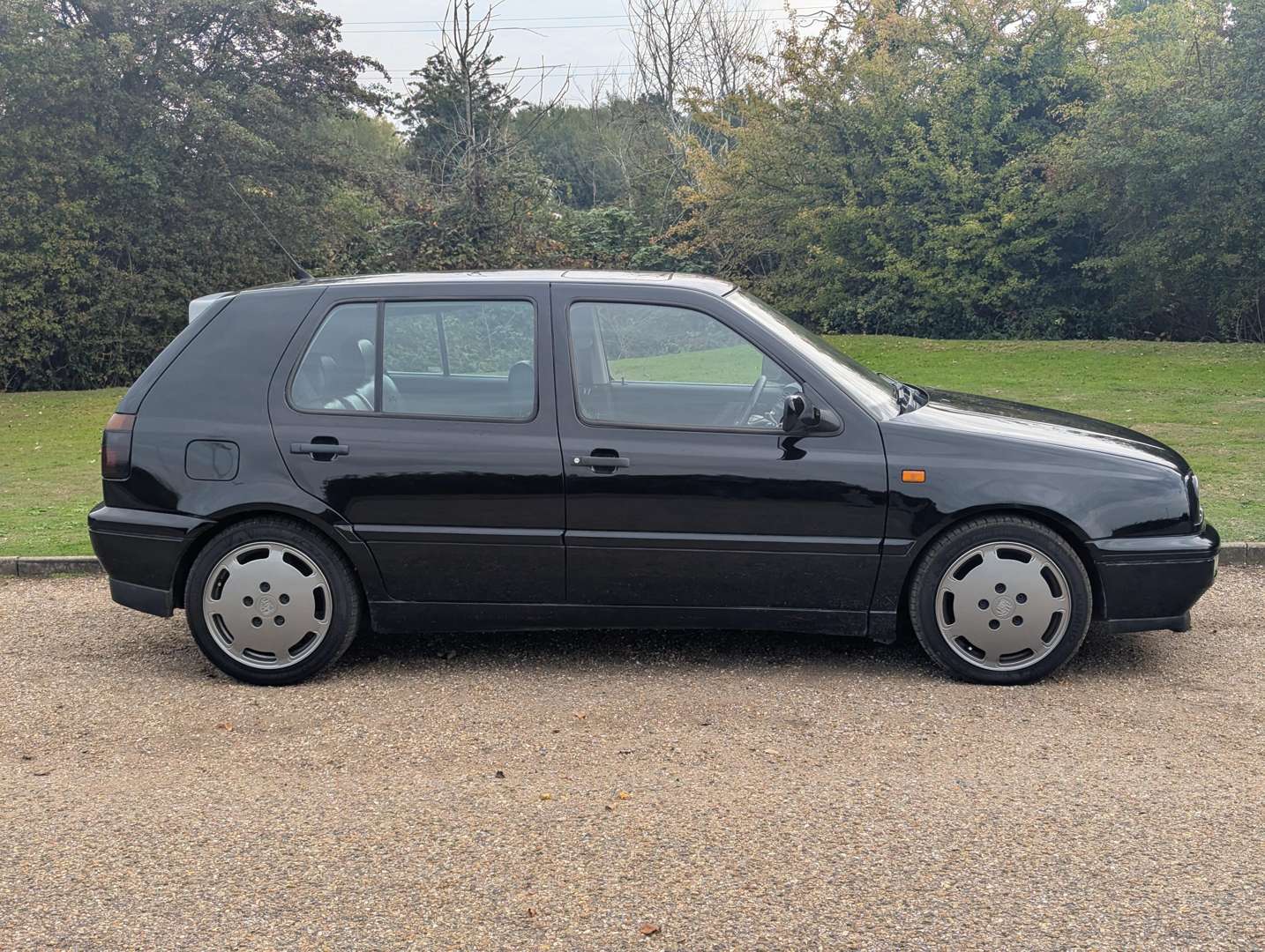 <p>1997 VW GOLF VR6</p>