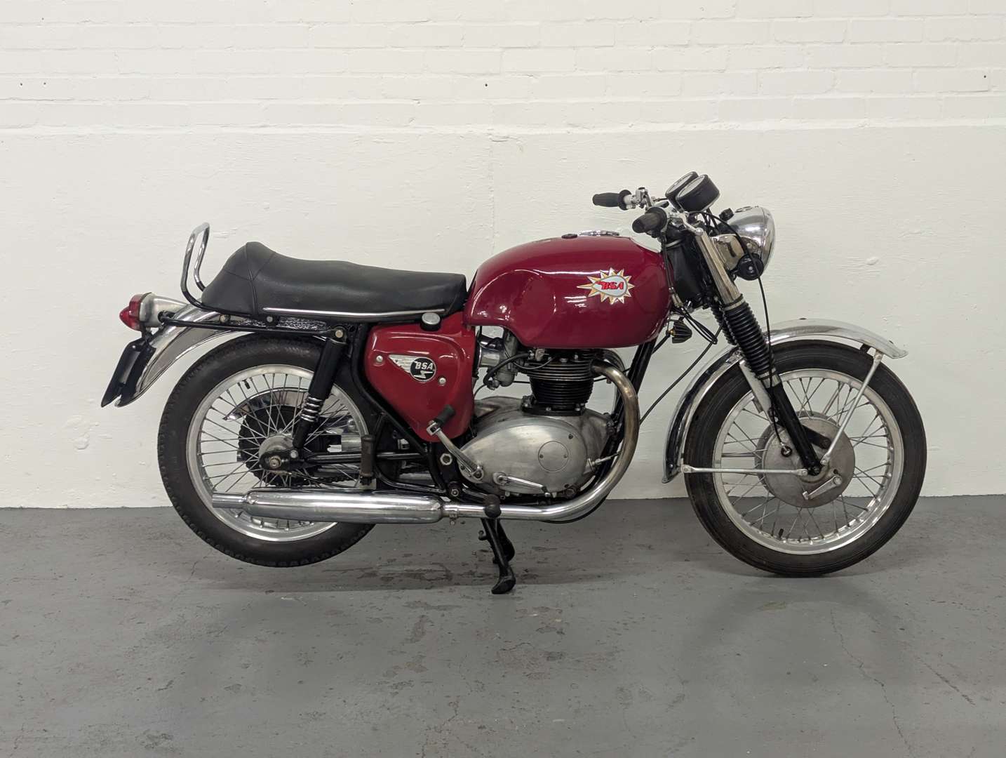 <p>1966 BSA SPITFIRE</p>