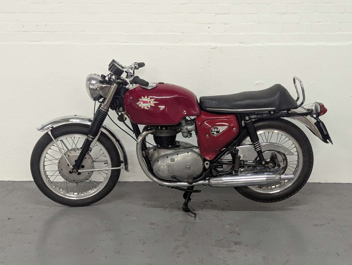 <p>1966 BSA SPITFIRE</p>