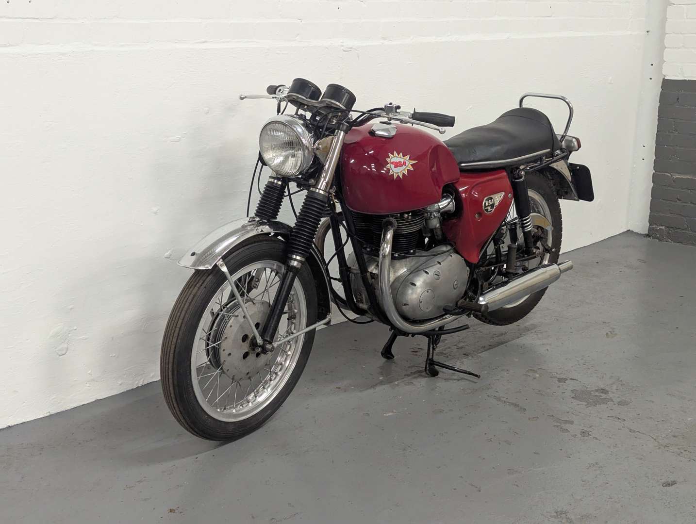 <p>1966 BSA SPITFIRE</p>