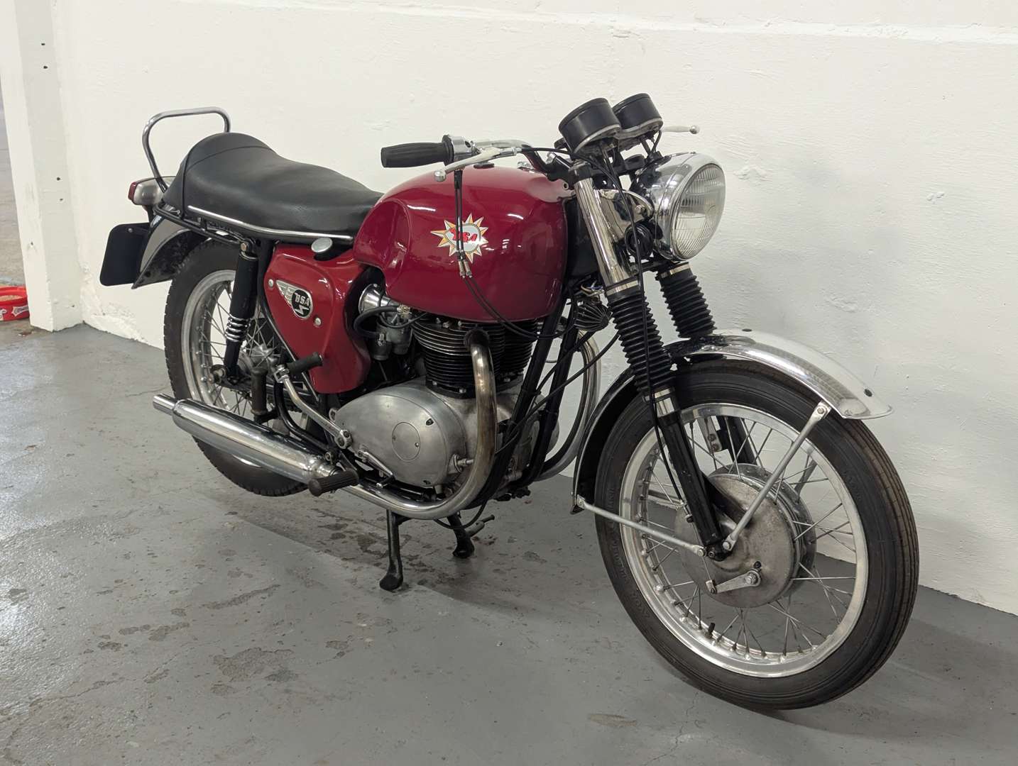 <p>1966 BSA SPITFIRE</p>
