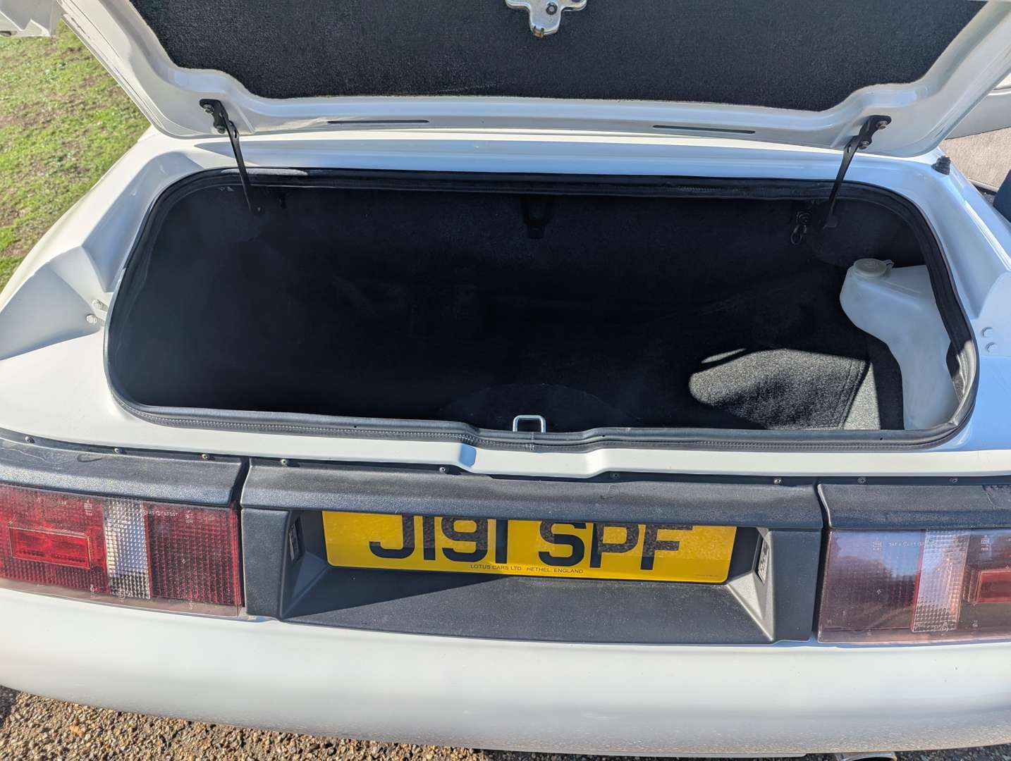 <p>1992 LOTUS ELAN M100 SE TURBO - 25,378 MILES</p>