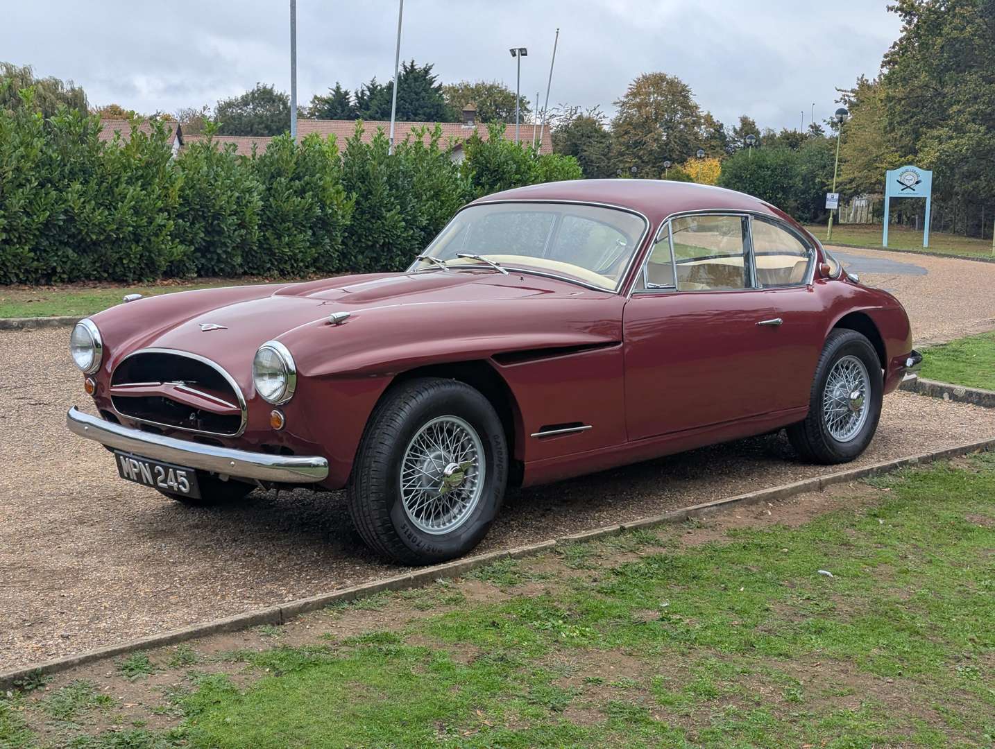 <p>1956 JENSEN 541</p>