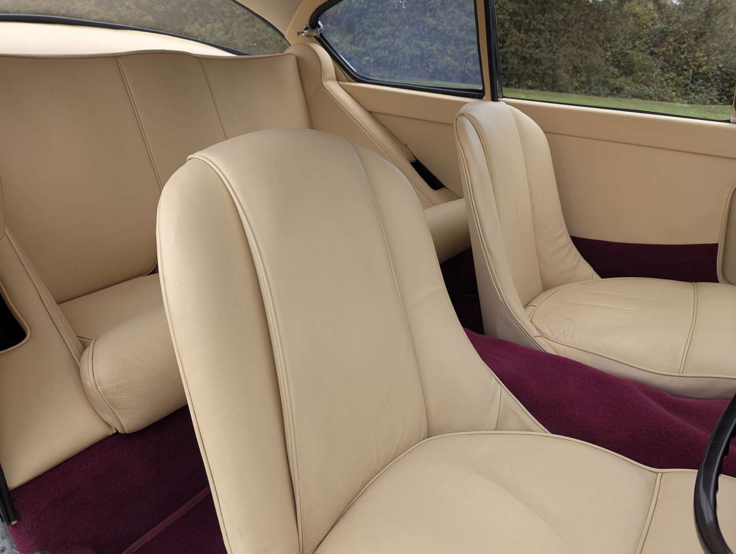 <p>1956 JENSEN 541</p>