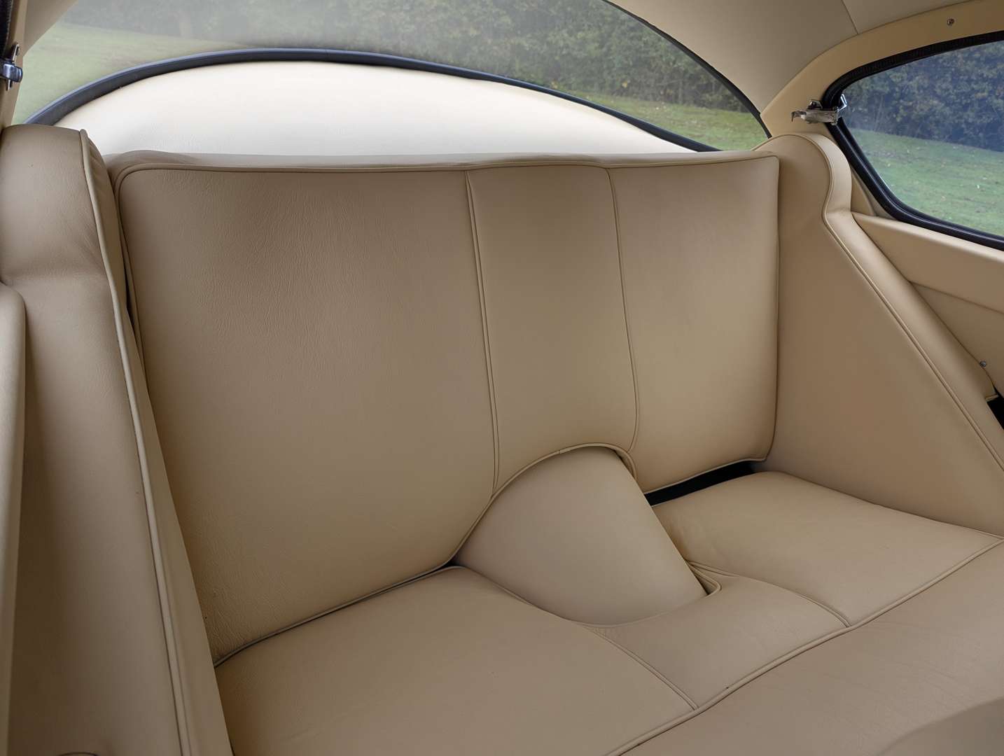 <p>1956 JENSEN 541</p>