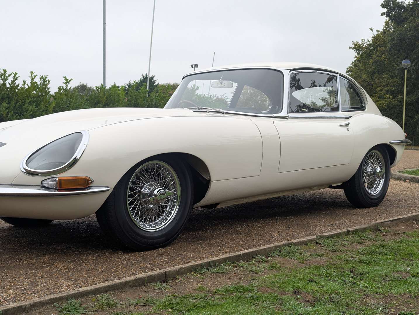 <p>1966 JAGUAR E-TYPE 4.2 2+2 S1</p>