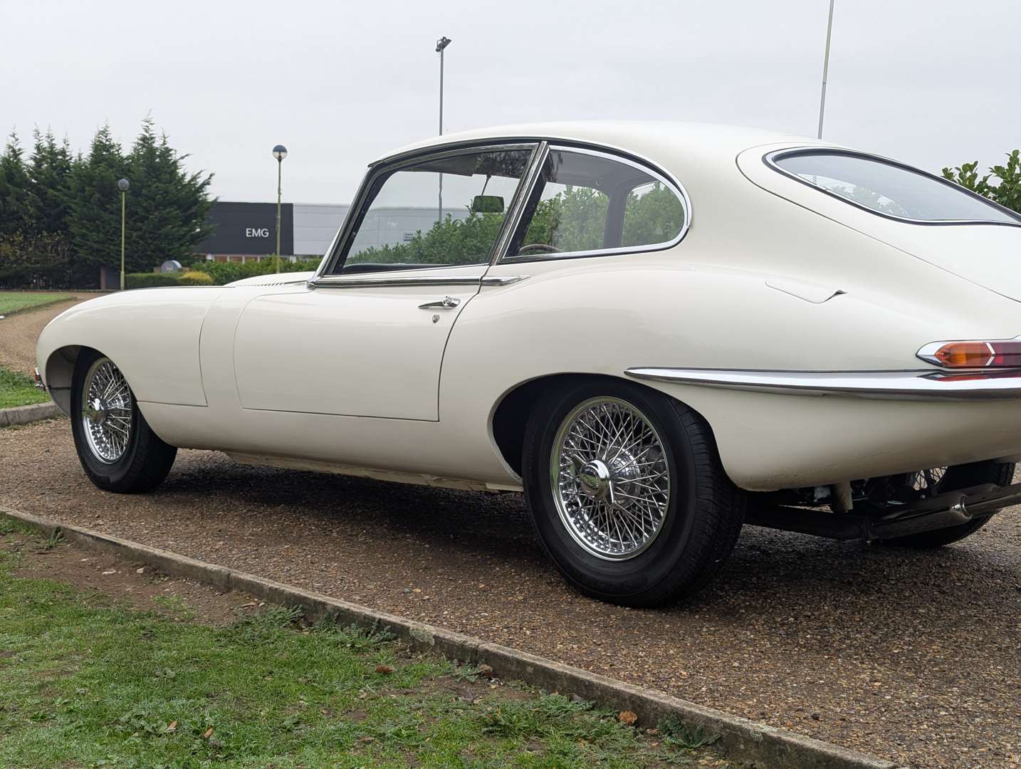 <p>1966 JAGUAR E-TYPE 4.2 2+2 S1</p>