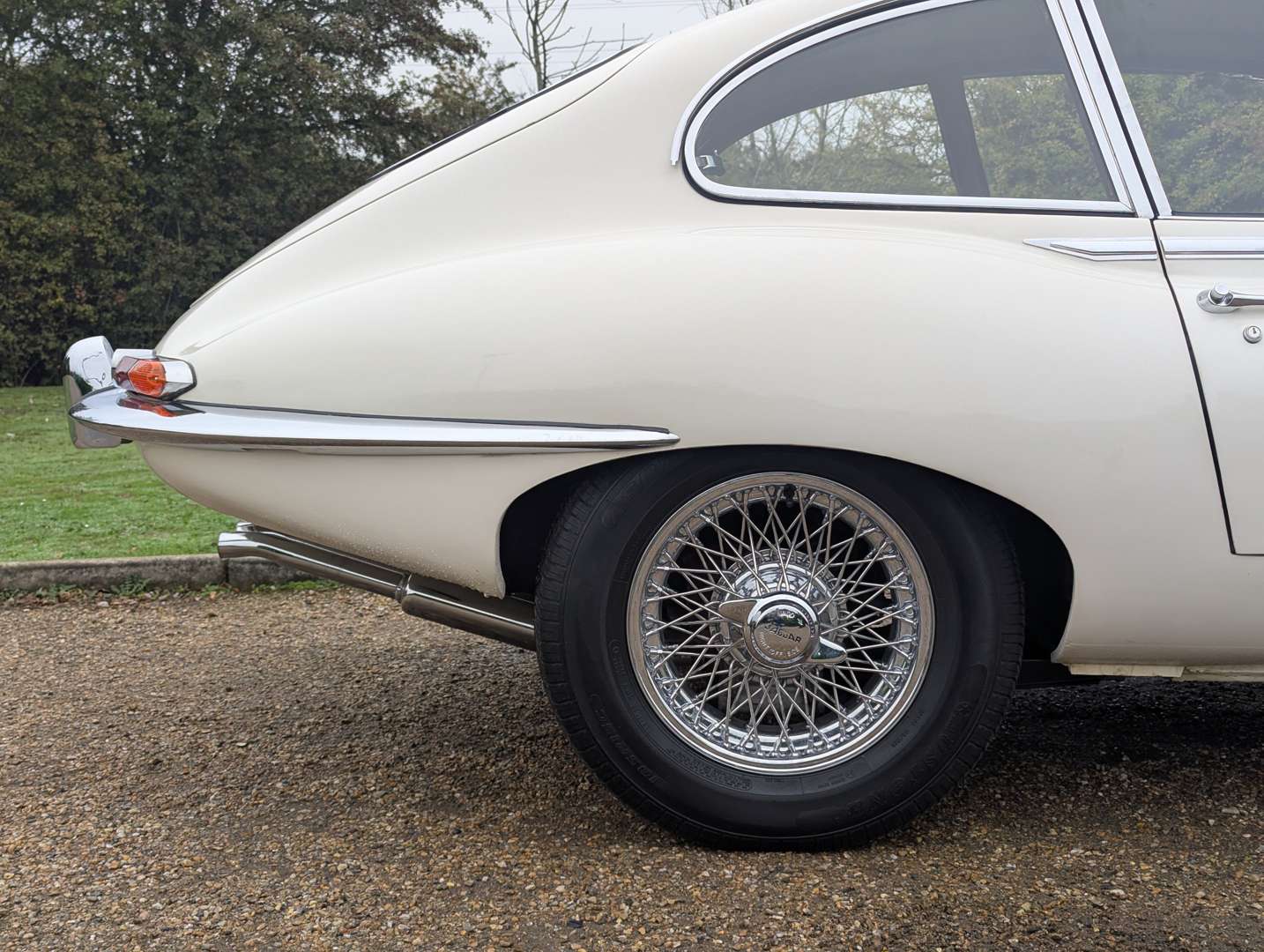 <p>1966 JAGUAR E-TYPE 4.2 2+2 S1</p>