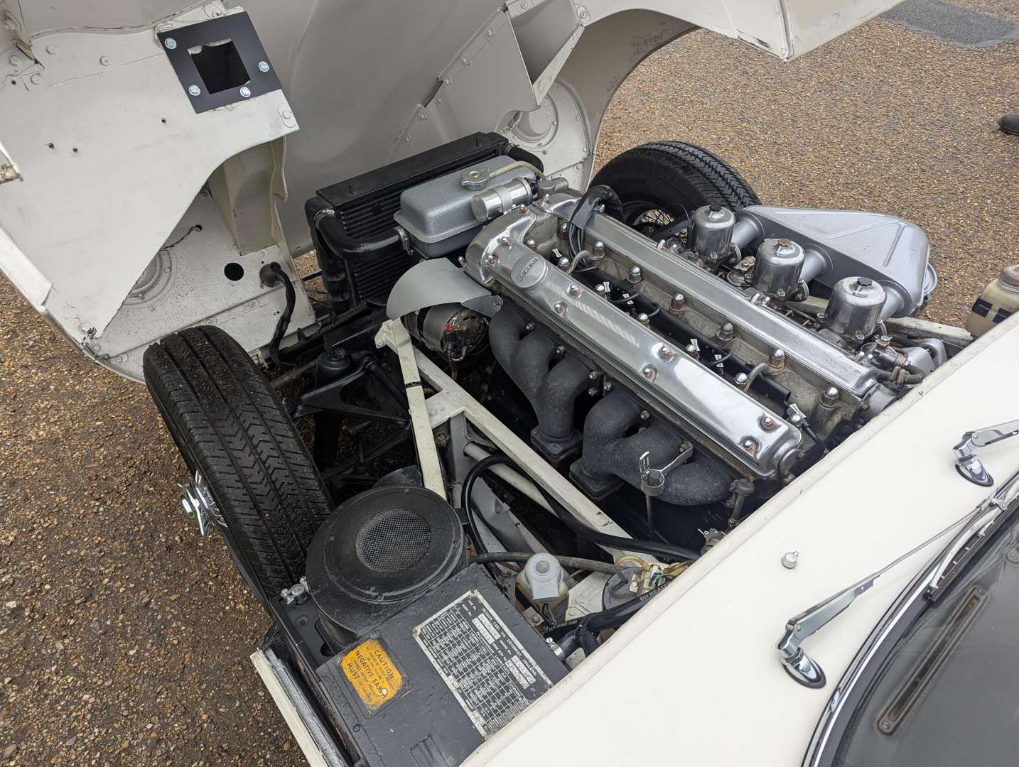 <p>1966 JAGUAR E-TYPE 4.2 2+2 S1</p>