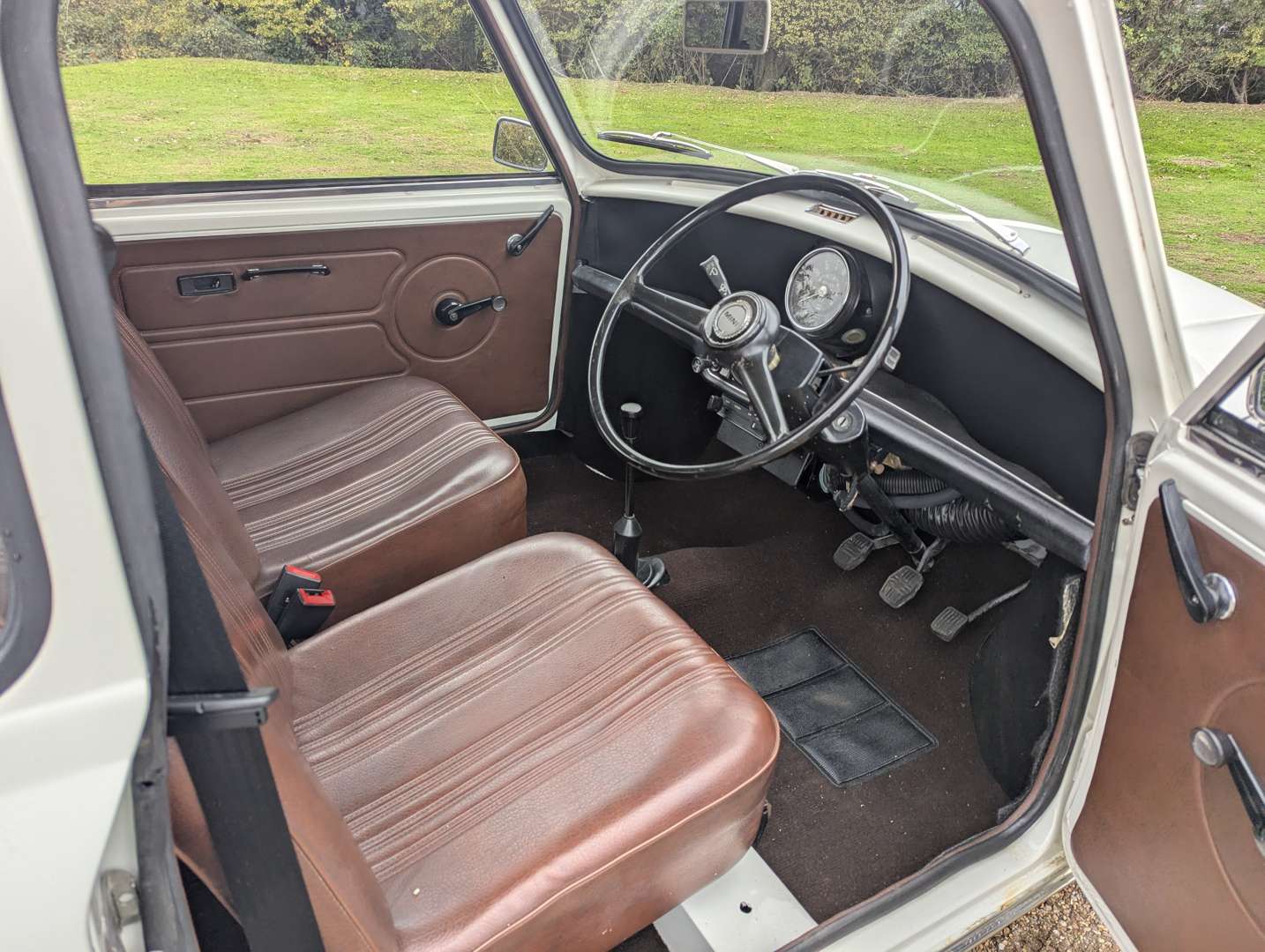 <p>1977 LEYLAND MINI 850</p>