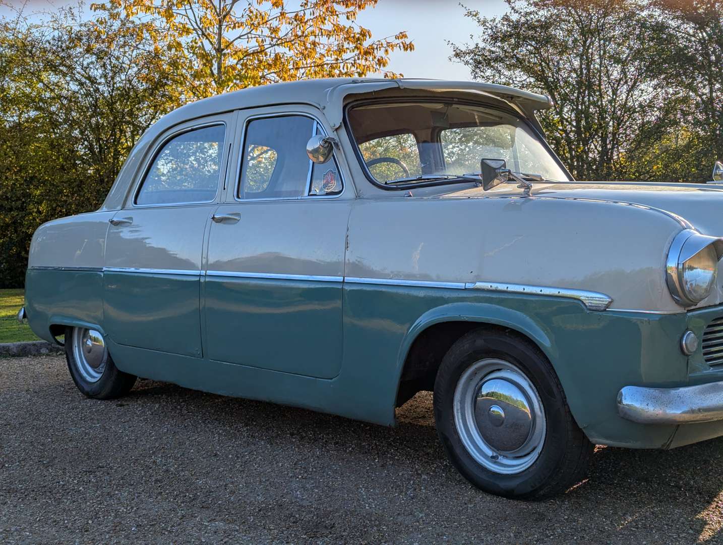 <p>1953 FORD ZEPHYR</p>