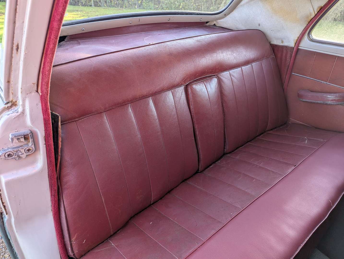 <p>1953 FORD ZEPHYR</p>