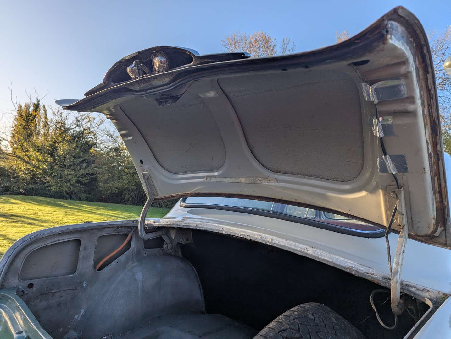 <p>1953 FORD ZEPHYR</p>