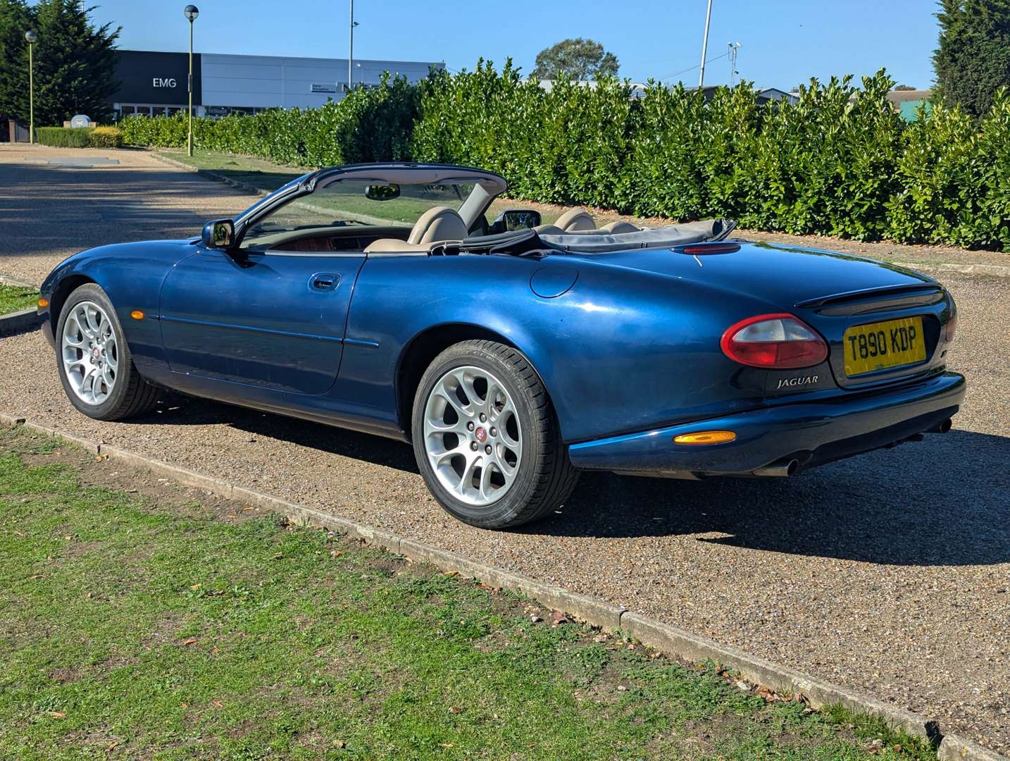 <p>1999 JAGUAR XKR 4.0 AUTO CONVERTIBLE</p>