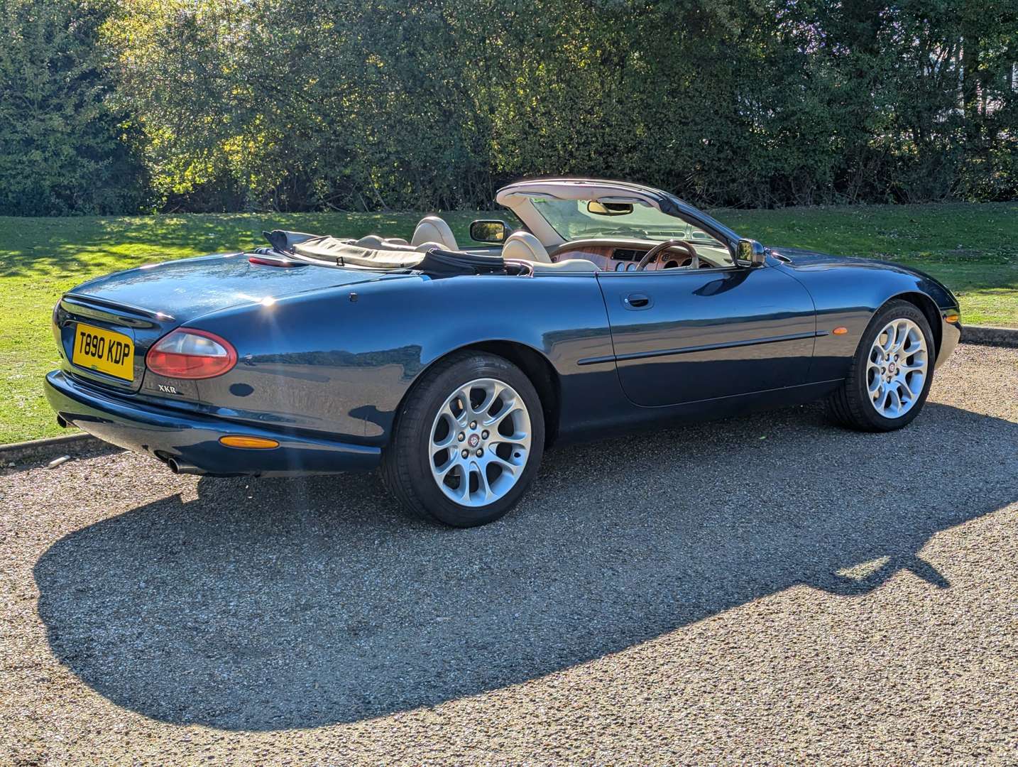 <p>1999 JAGUAR XKR 4.0 AUTO CONVERTIBLE</p>