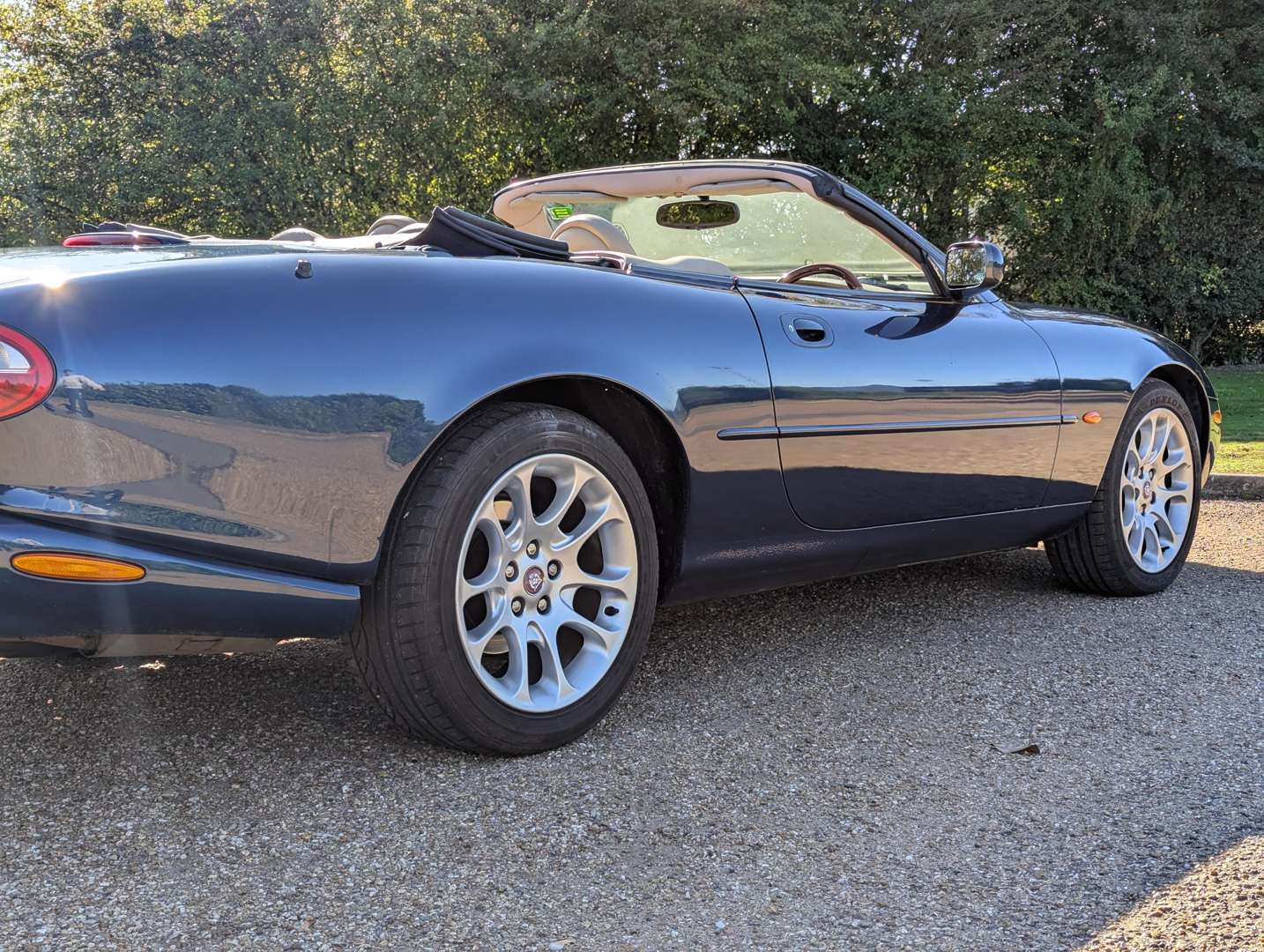 <p>1999 JAGUAR XKR 4.0 AUTO CONVERTIBLE</p>