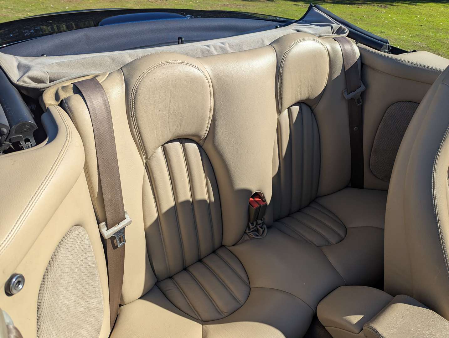 <p>1999 JAGUAR XKR 4.0 AUTO CONVERTIBLE</p>