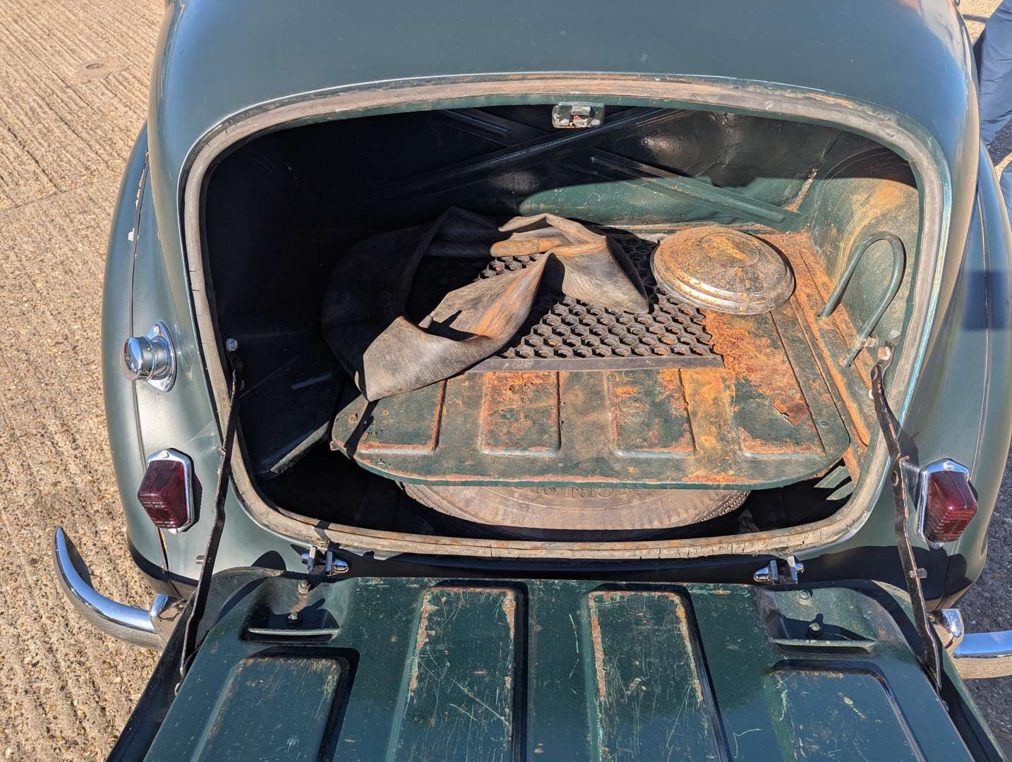 <p>1950 AUSTIN A40</p>