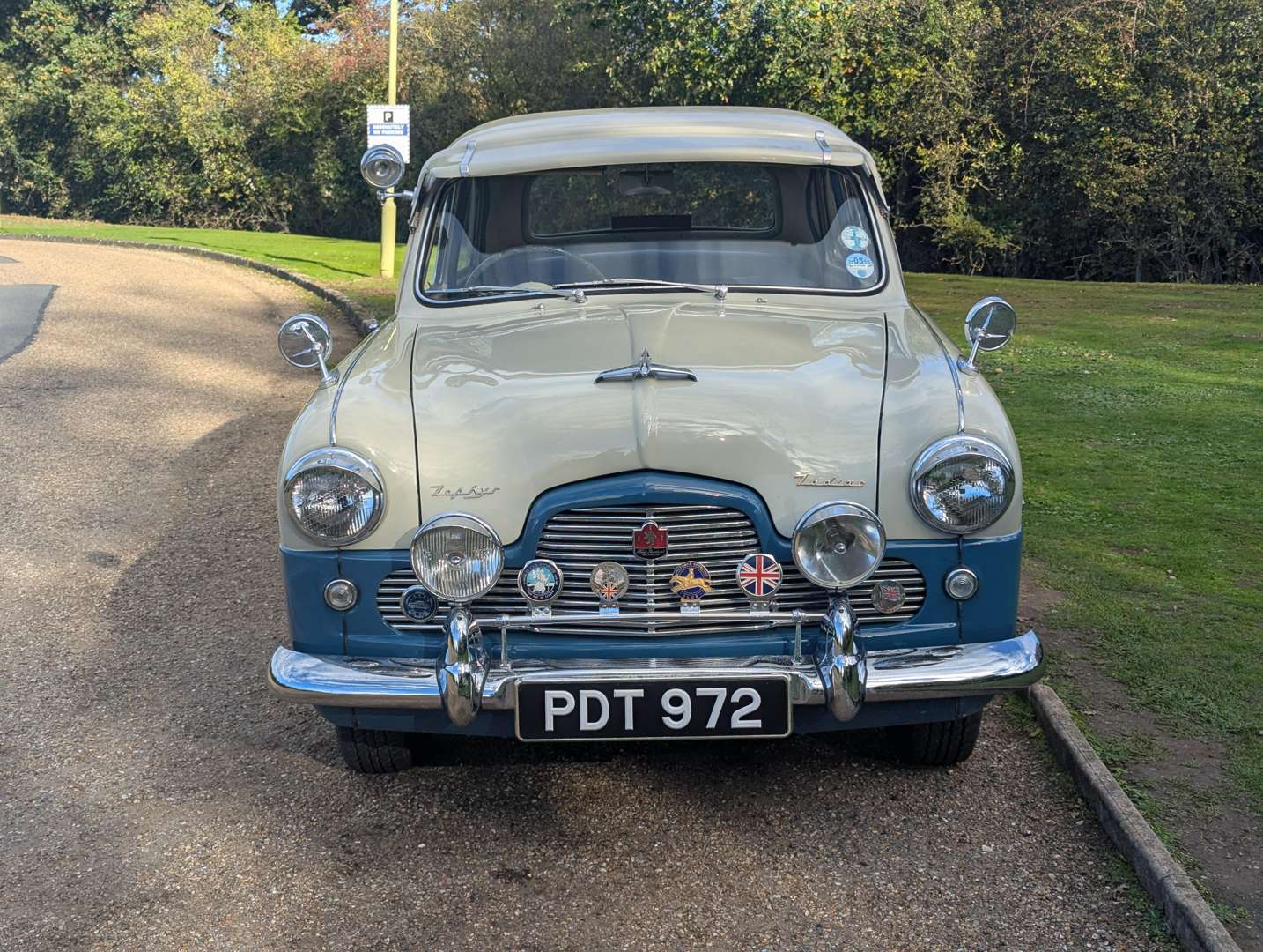 <p>1954 FORD ZEPHYR ZODIAC MKI</p>