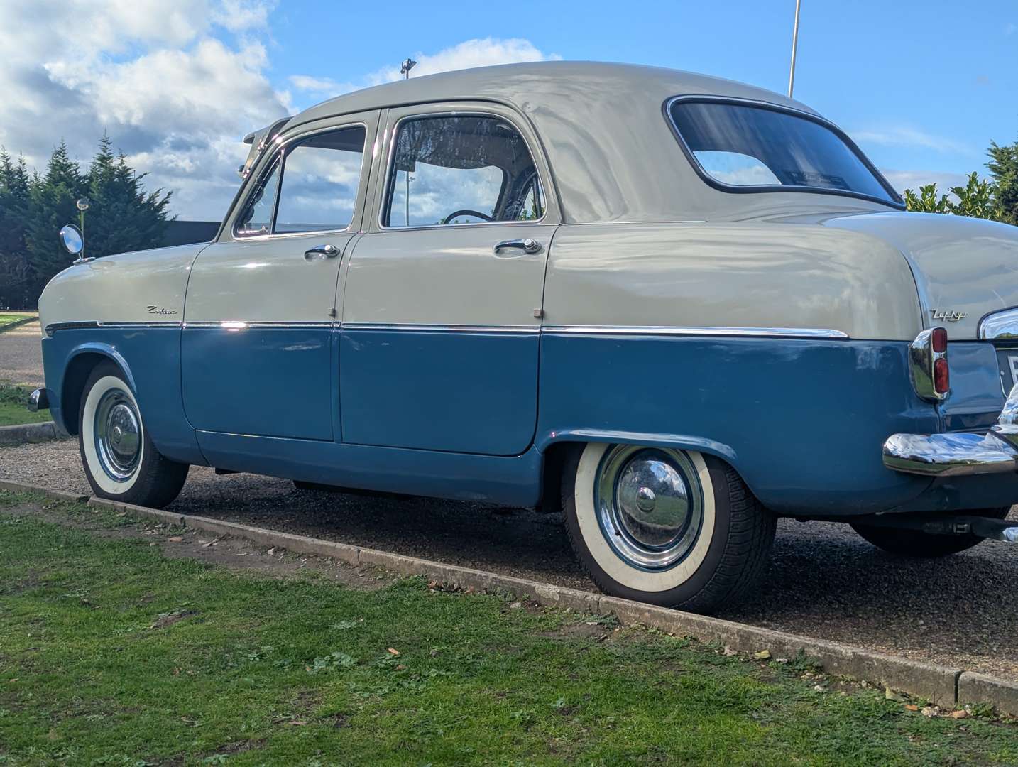 <p>1954 FORD ZEPHYR ZODIAC MKI</p>