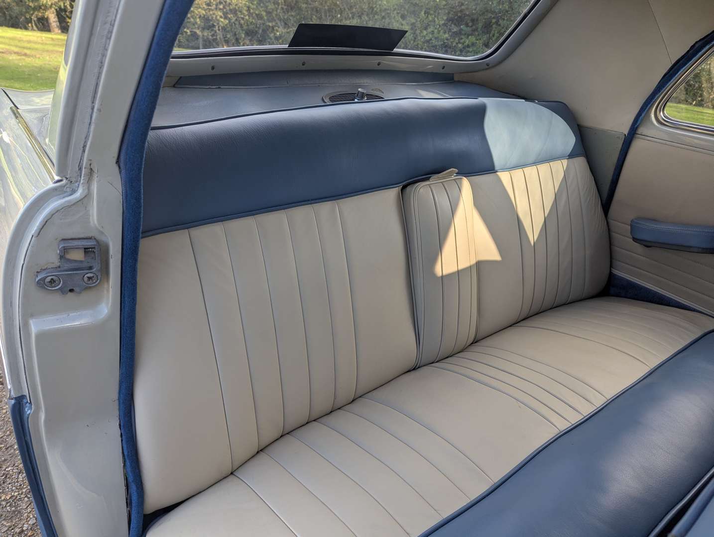 <p>1954 FORD ZEPHYR ZODIAC MKI</p>