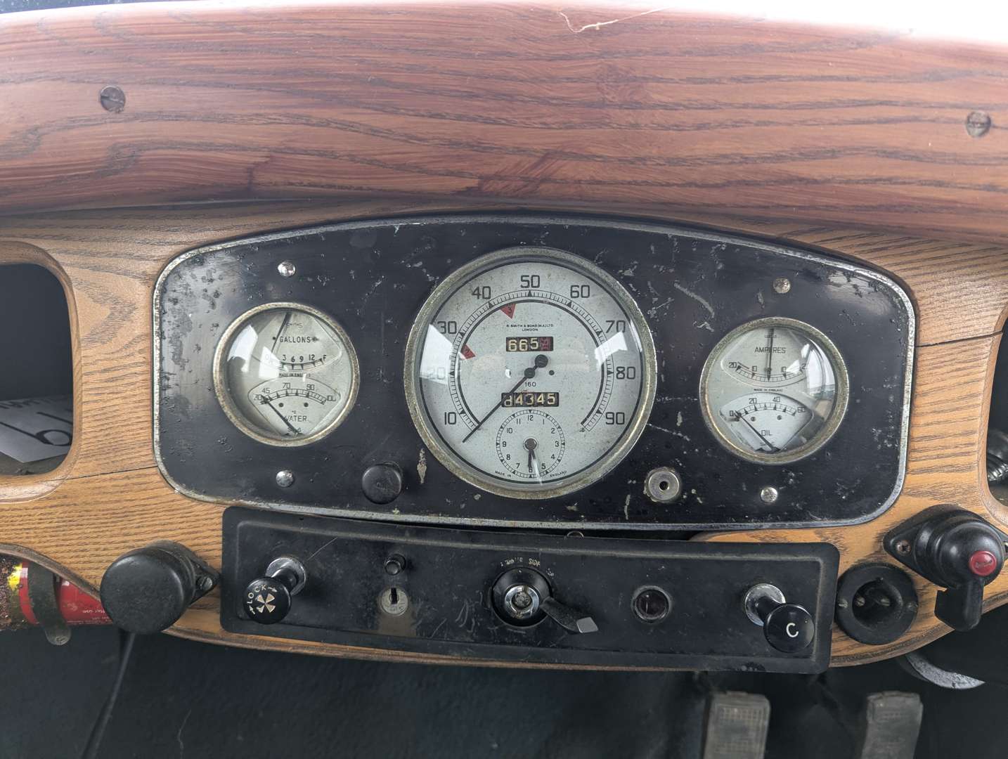 <p>1934 HILLMAN ‘BIG' 16</p>