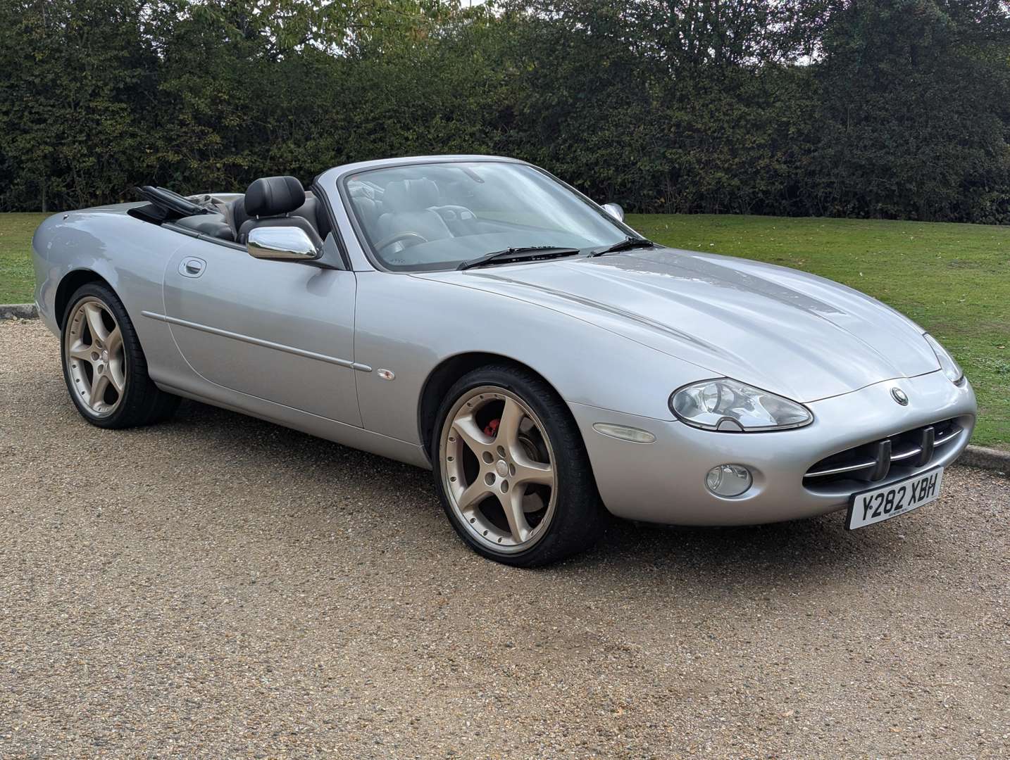 <p>2001 JAGUAR XK8 4.0 CONVERTIBLE AUTO</p>