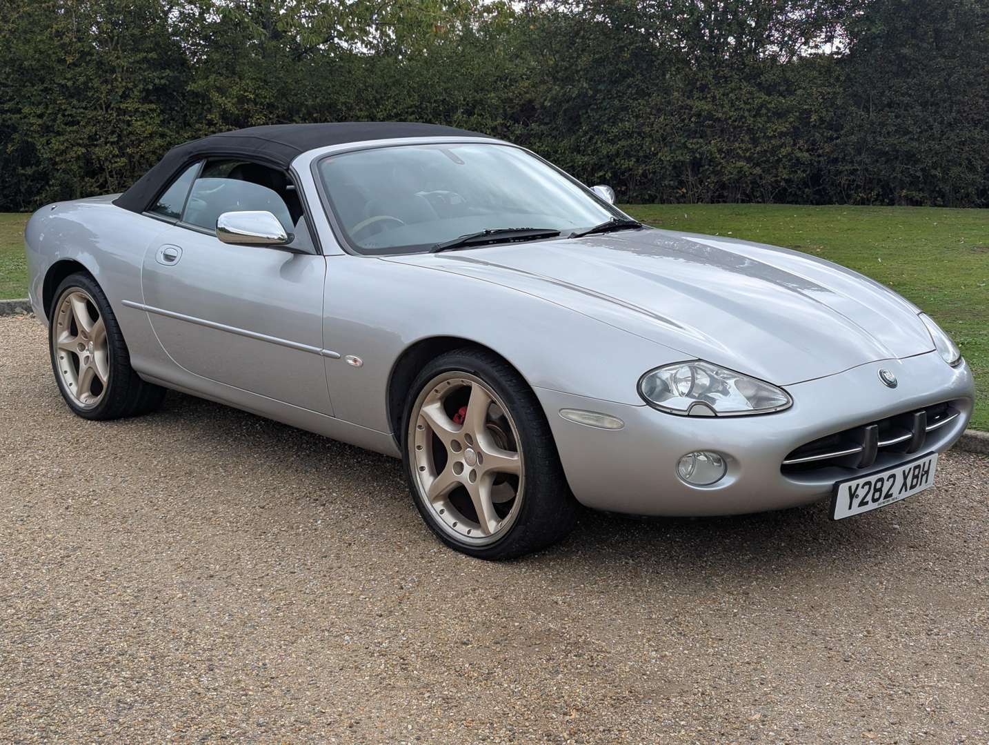 <p>2001 JAGUAR XK8 4.0 CONVERTIBLE AUTO</p>