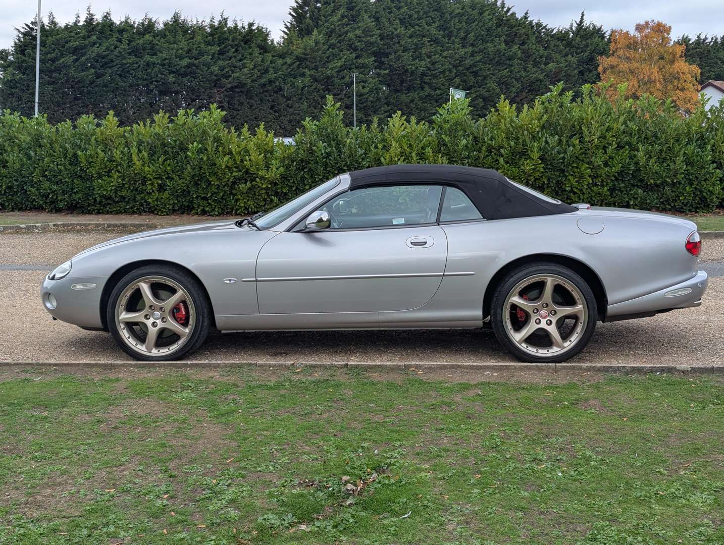 <p>2001 JAGUAR XK8 4.0 CONVERTIBLE AUTO</p>