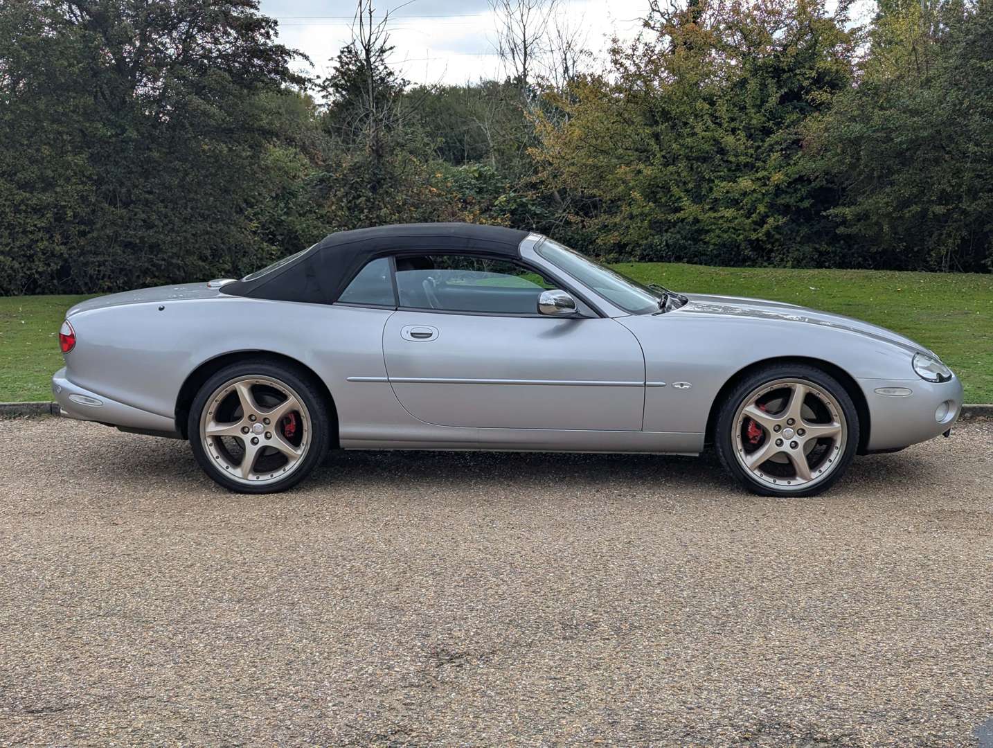 <p>2001 JAGUAR XK8 4.0 CONVERTIBLE AUTO</p>