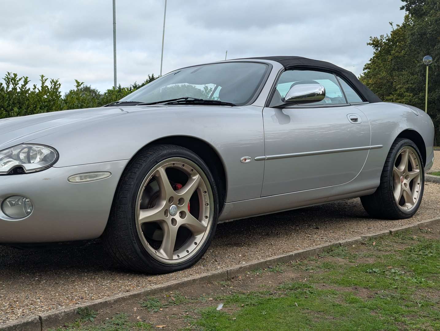 <p>2001 JAGUAR XK8 4.0 CONVERTIBLE AUTO</p>