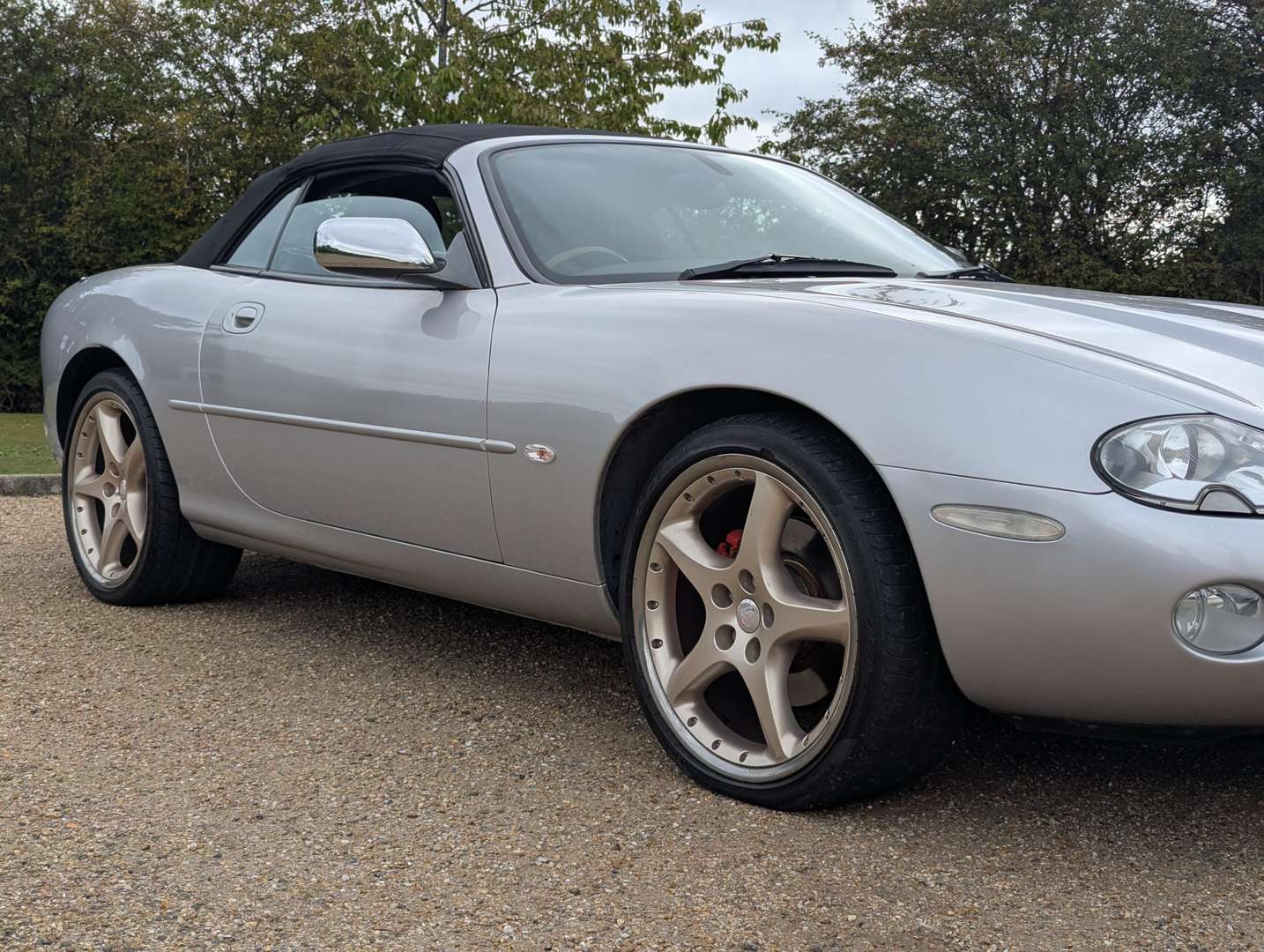 <p>2001 JAGUAR XK8 4.0 CONVERTIBLE AUTO</p>