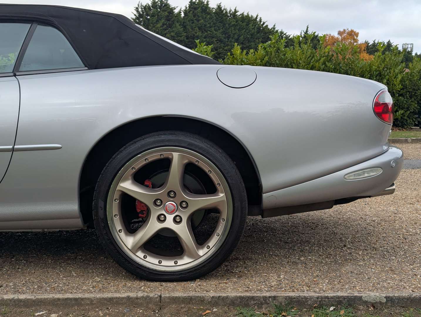 <p>2001 JAGUAR XK8 4.0 CONVERTIBLE AUTO</p>