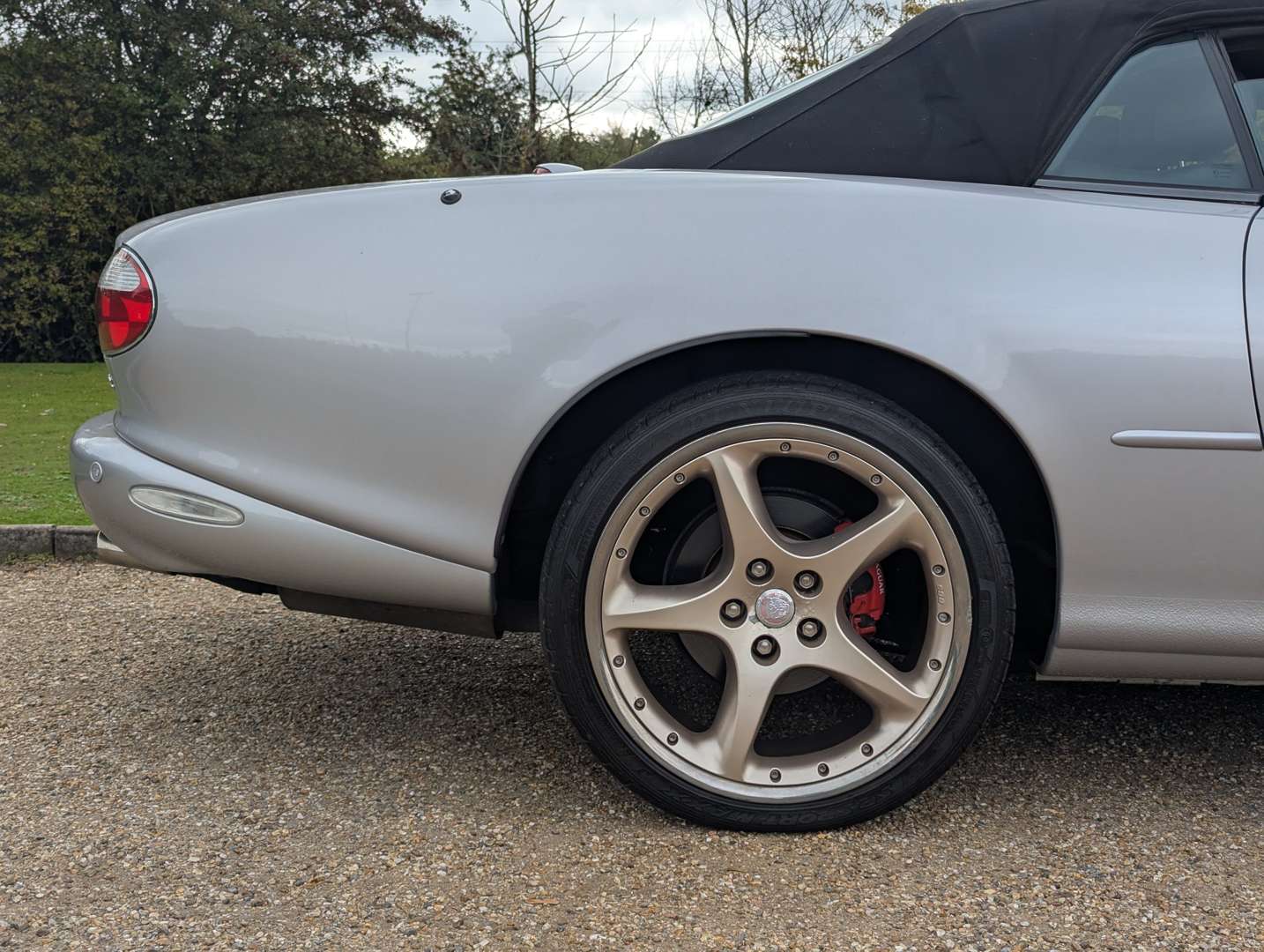 <p>2001 JAGUAR XK8 4.0 CONVERTIBLE AUTO</p>